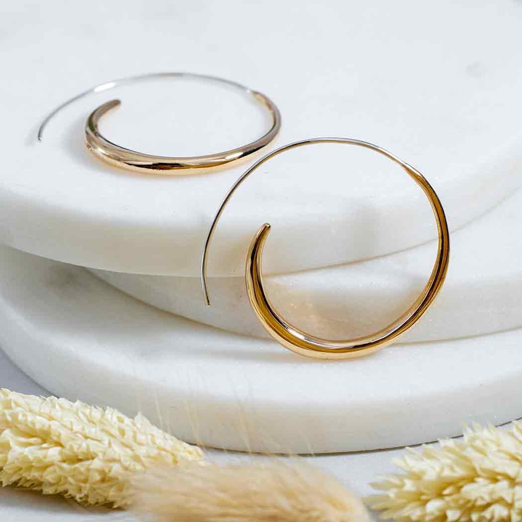 Tapered Swirl Hoop Earrings - Image 3