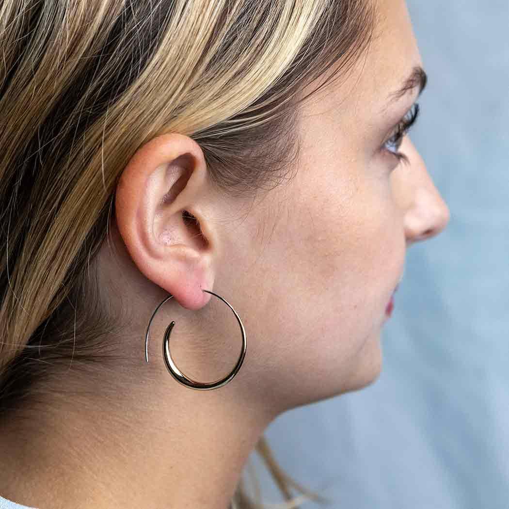 Tapered Swirl Hoop Earrings - Image 4